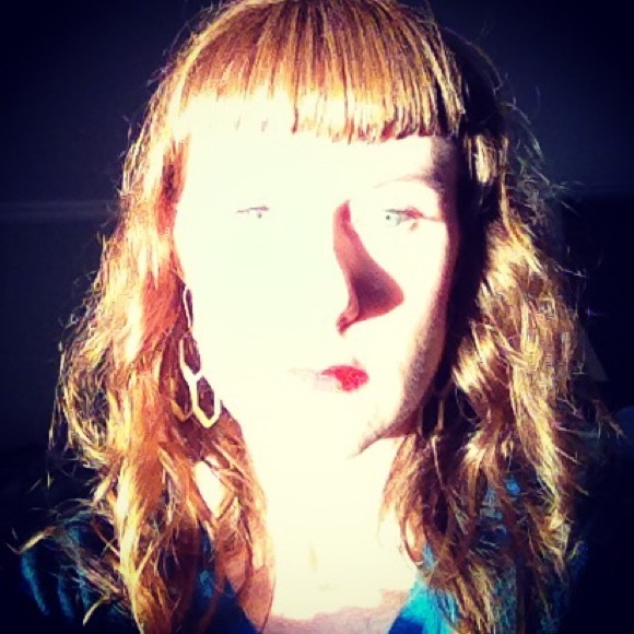 Meet your Posher, Daniella - Picture 3 of 8